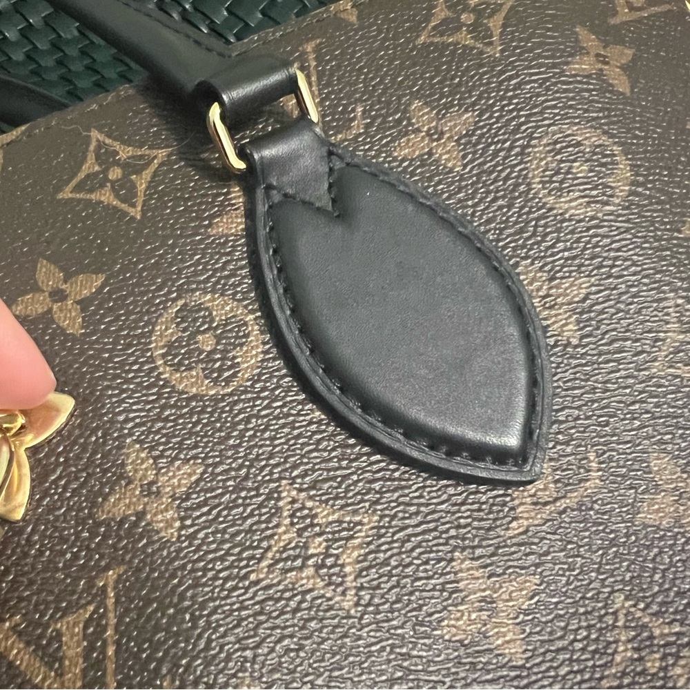 Louis Vuitton Monogram Flower Zipped Tote MM Black - Picture 5 of 16
